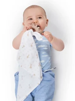 Coffret Lange + Anneau En Caoutchouc Sophie La Girafe - VULLI Beige - Sophie La Girafe 5 Coffret Lange + Anneau En Caoutchouc Sophie La Girafe - VULLI Beige - Sophie La Girafe -Magasin De Produits Pour Bébés De Qualité coffret lange anneau en caoutchouc sophie la girafe vulli 2