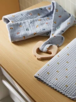 Doudou En Gaze De Coton + Hochet Bois EN VOITURE SIMON Multicolore - Vertbaudet -Magasin De Produits Pour Bébés De Qualité doudou en gaze de coton hochet bois en voiture simon 2