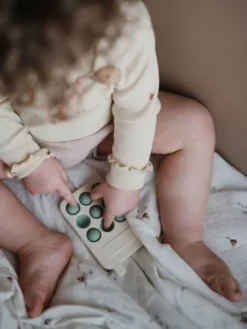 Pop-it Téléphone - MUSHIE Rose - Mushie -Magasin De Produits Pour Bébés De Qualité pop it telephone mushie 2