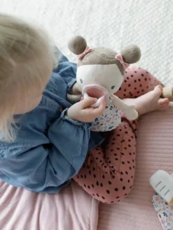 Poupée LITTLE DUTCH Bébé Rosa Et Ses Accessoires Rose - Little Dutch -Magasin De Produits Pour Bébés De Qualité poupee little dutch bebe rosa et ses accessoires 5