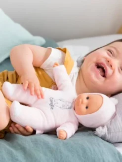 Poupée P'ti Coeur Ours Rose Rose - Corolle -Magasin De Produits Pour Bébés De Qualité poupee pti coeur ours rose 2